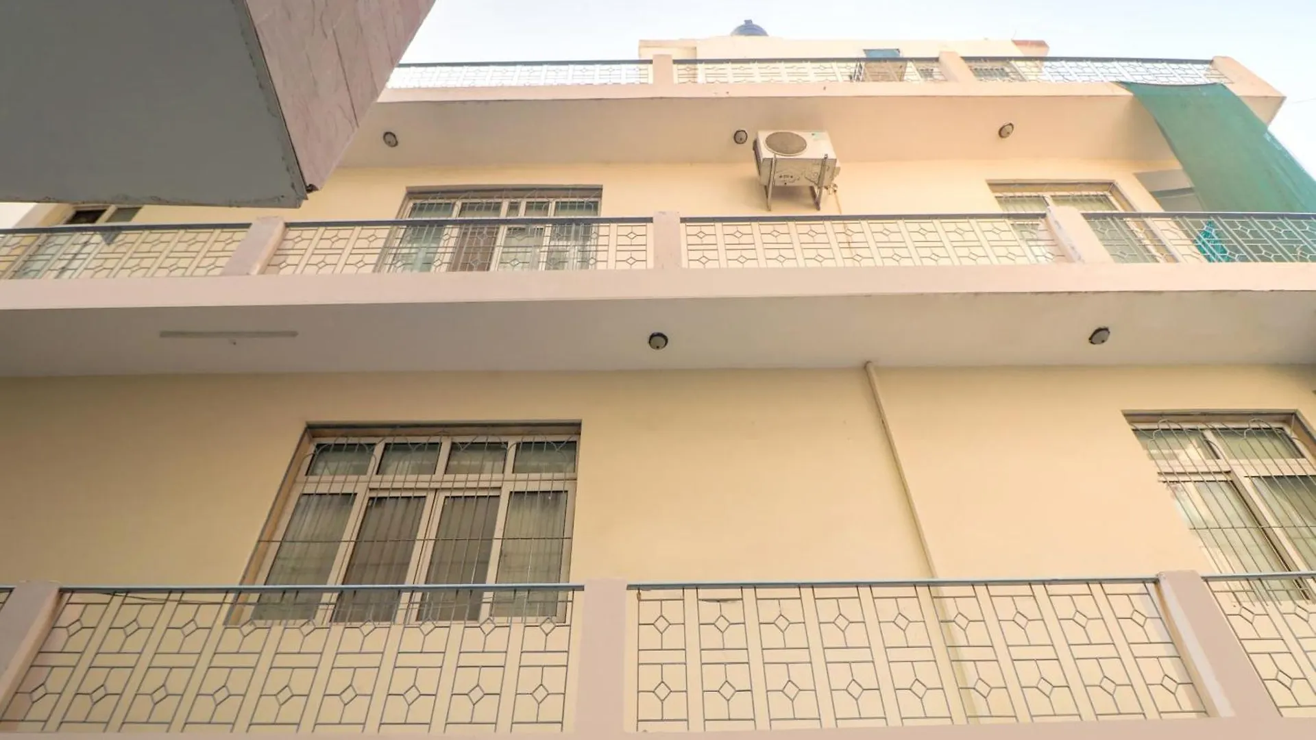 Hotel O Classy Inn نيودلهي