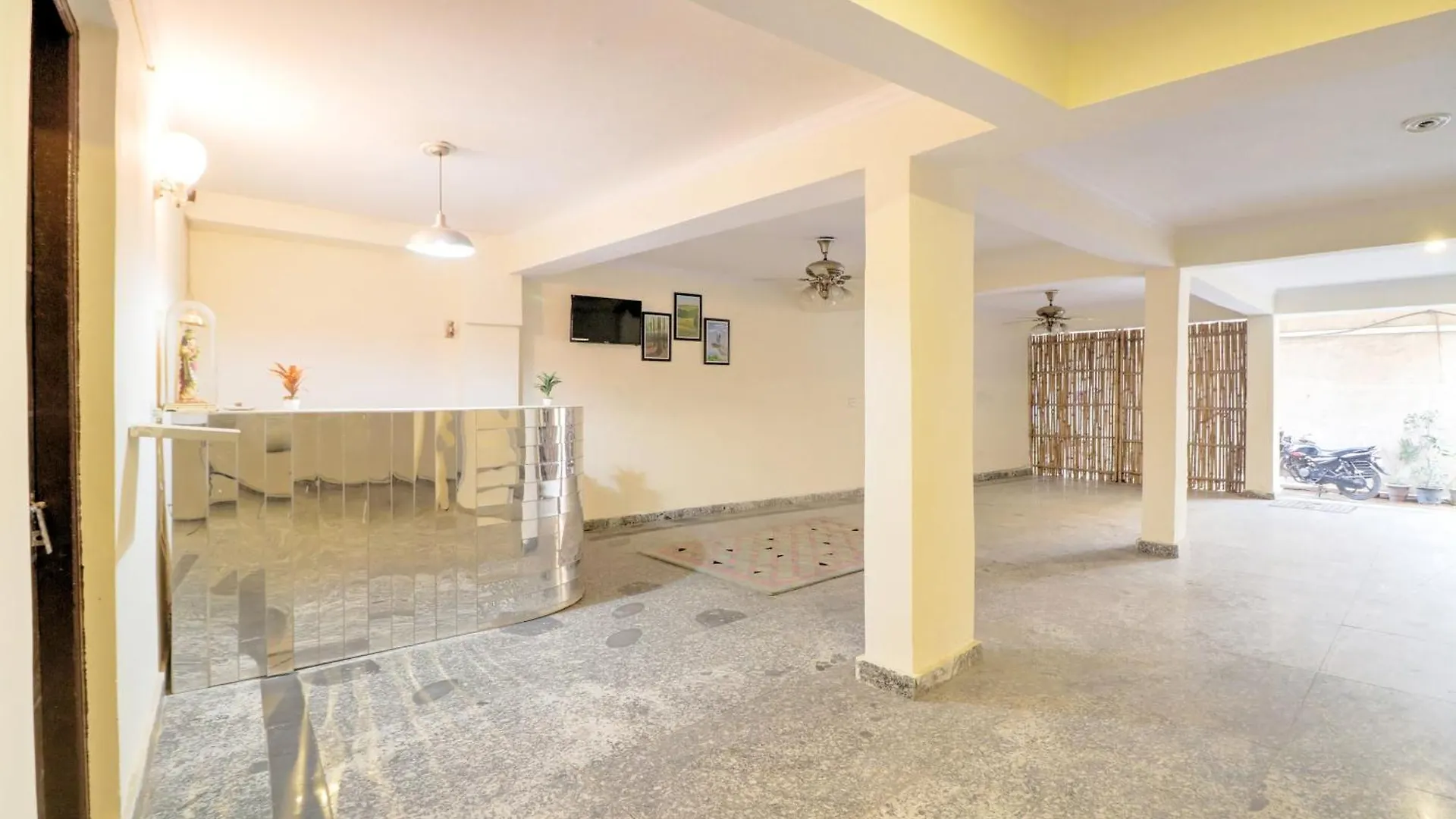 Hotel O Classy Inn نيودلهي