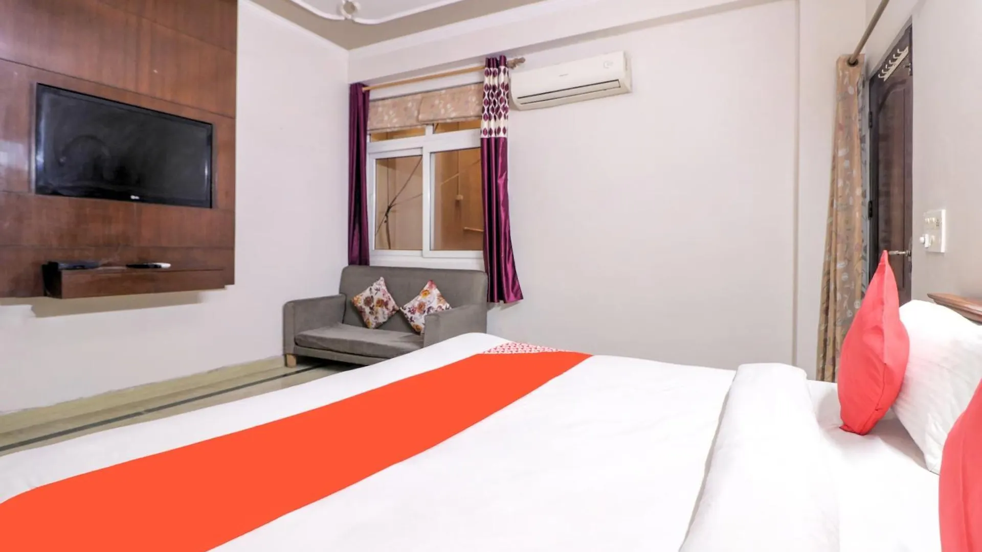 ***  Hotel O Classy Inn New Delhi India